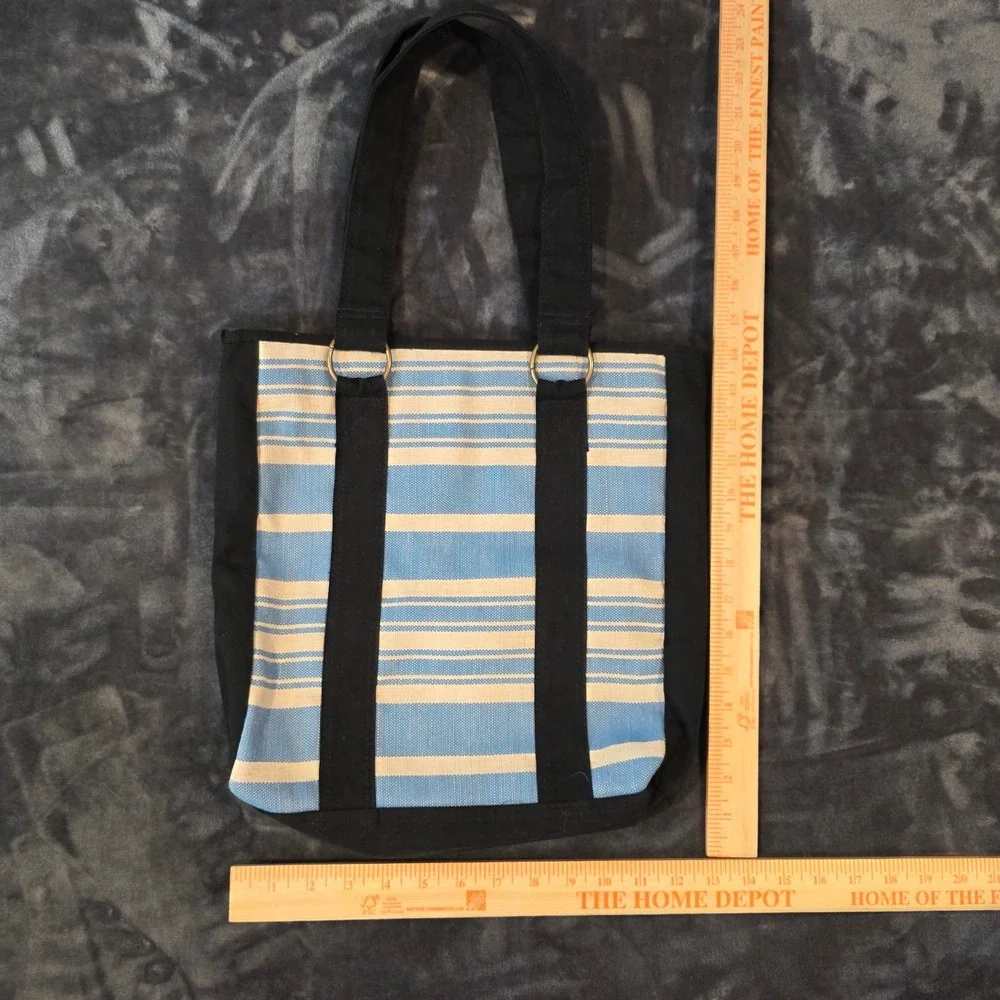 Kavu Market Bag Canvas Tote Striped Blue Cream Black Shoulder Bag Zip Top